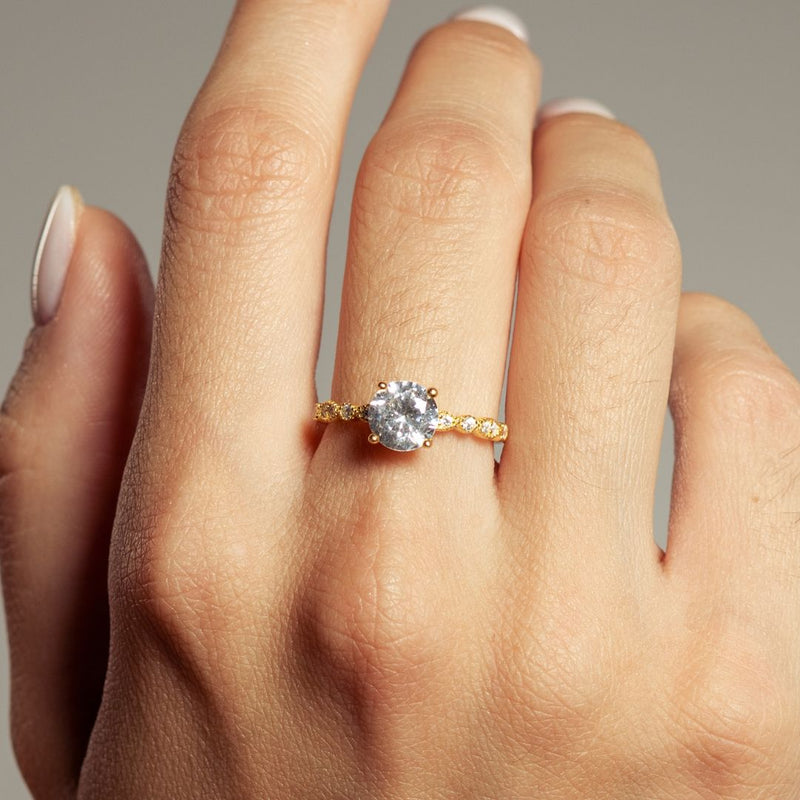 Sira | Anillo solitario con pedrería