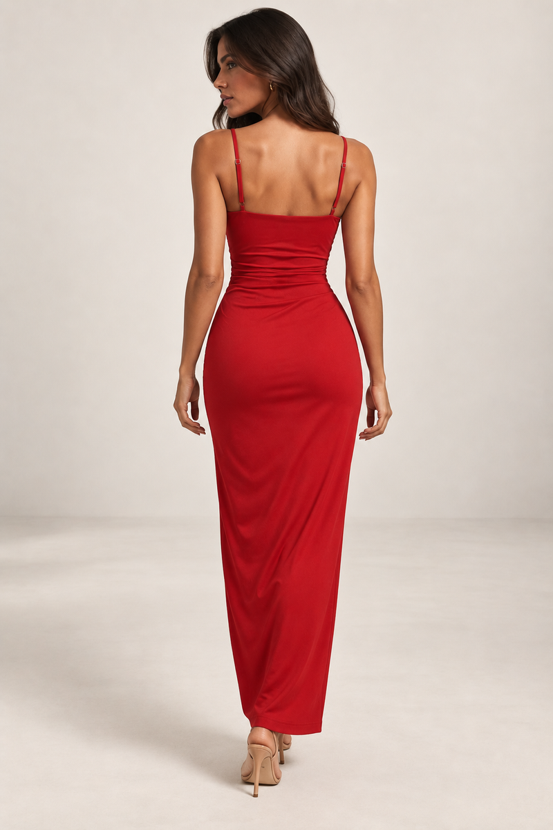 Vestido Alma Fit rojo con modelo 3 - trasera