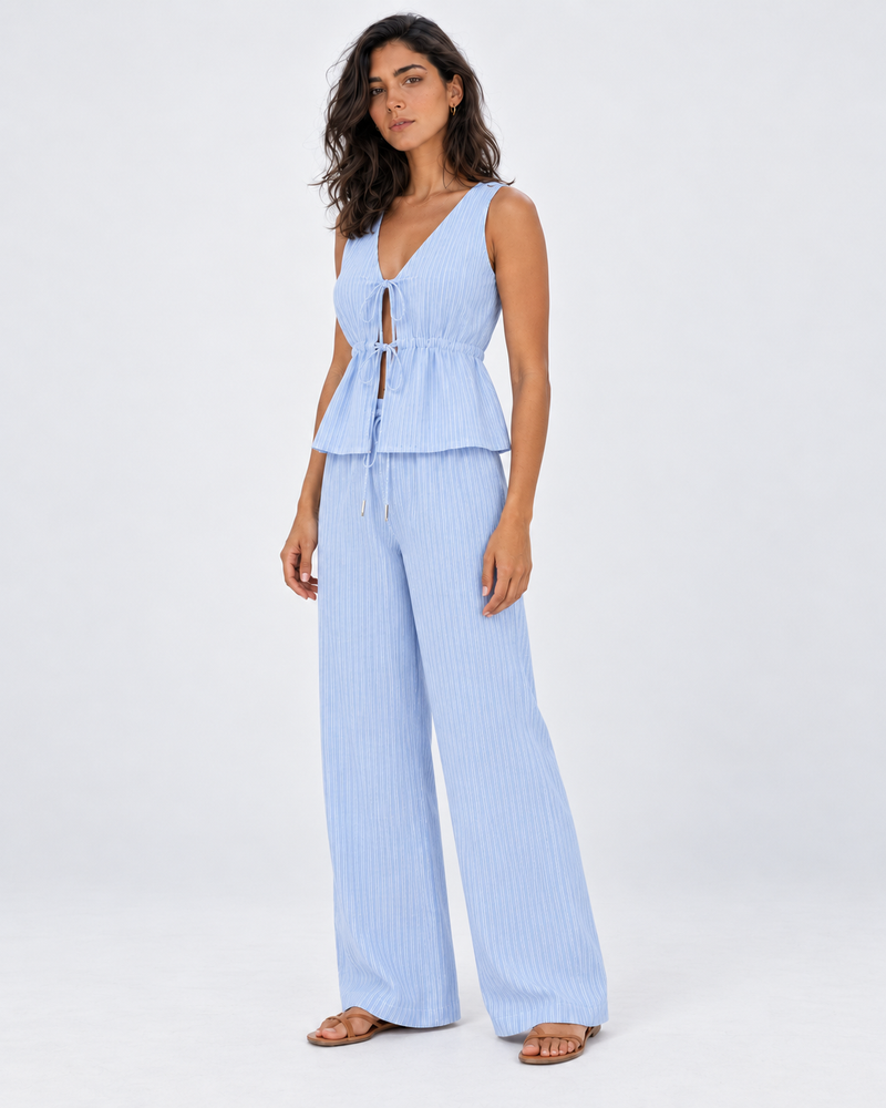 Conjunto Rayas Riviera azul claro — modelo en vista 45 grados