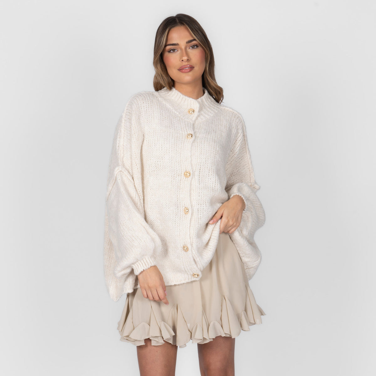 Erika | Cárdigan oversize con botones dorados