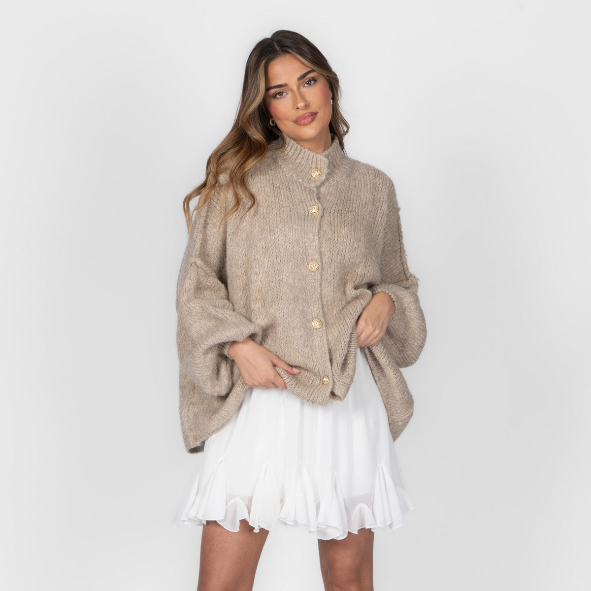 Erika | Cárdigan oversize con botones dorados