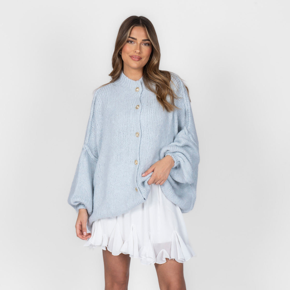 Erika | Cárdigan oversize con botones dorados