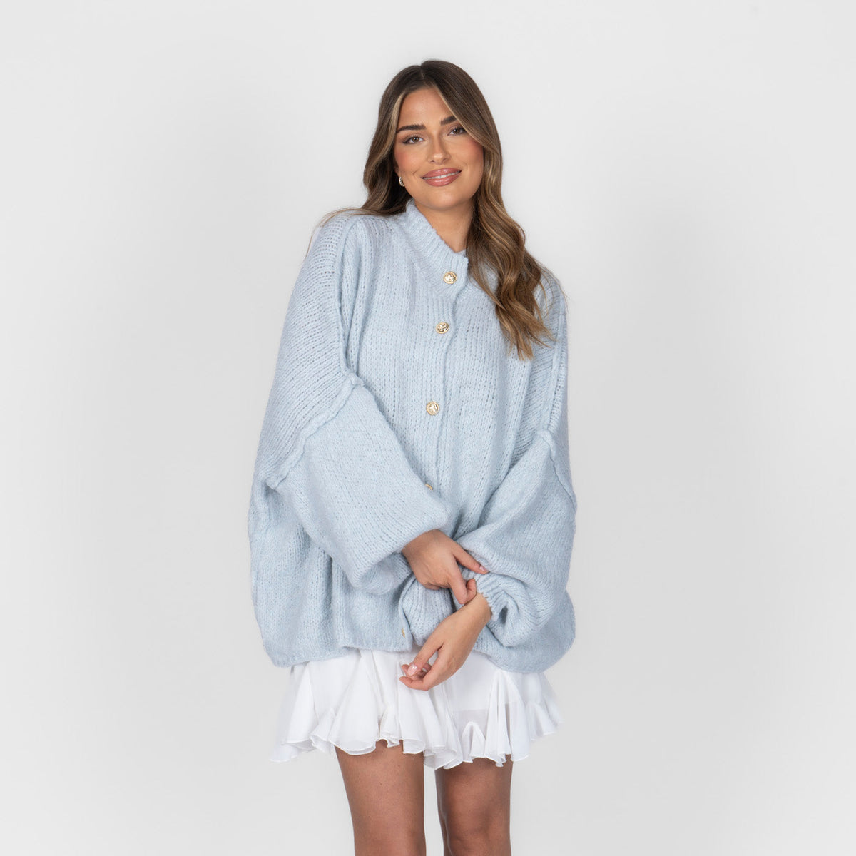 Erika | Cárdigan oversize con botones dorados