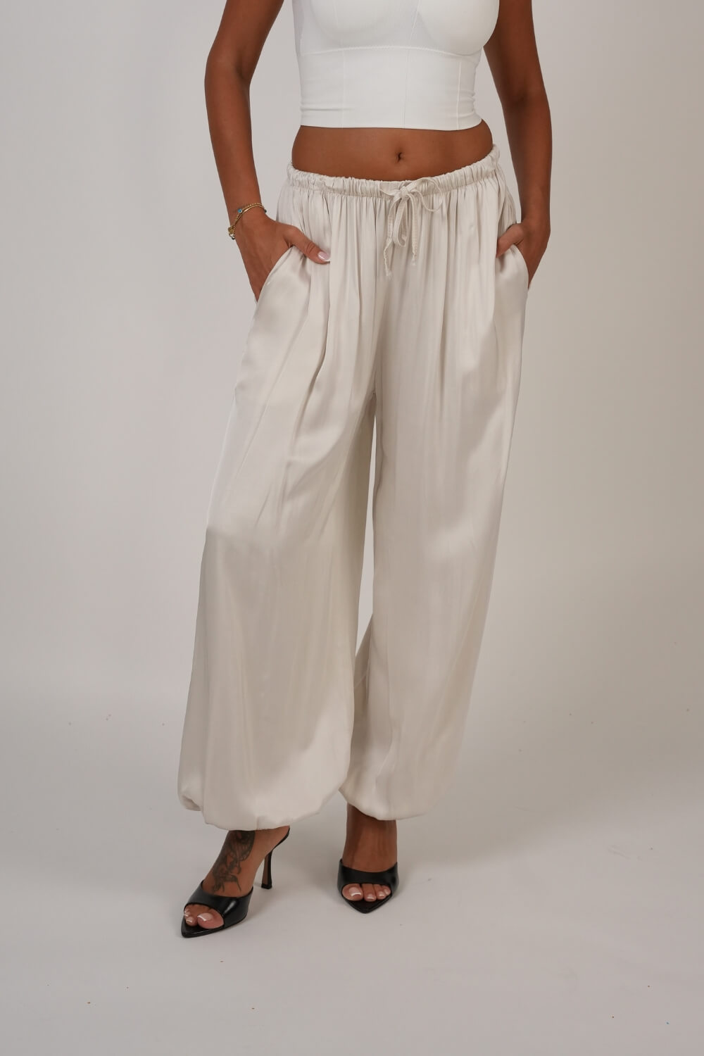Mía | Pantalón satinado balloon