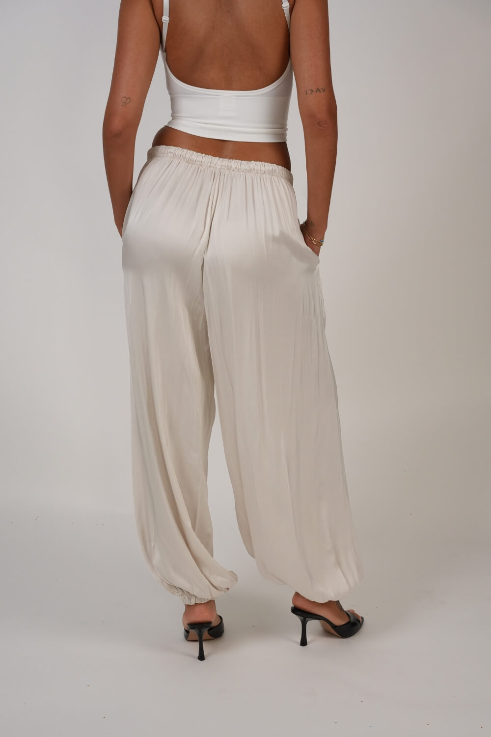 Mía | Pantalón satinado balloon