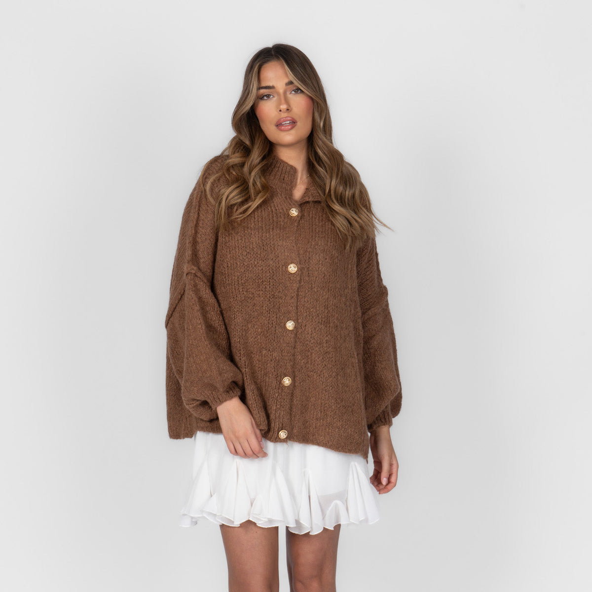 Erika | Cárdigan oversize con botones dorados