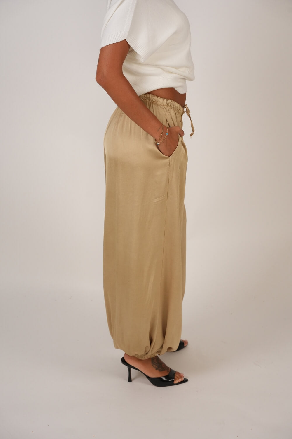Mía | Pantalón satinado balloon