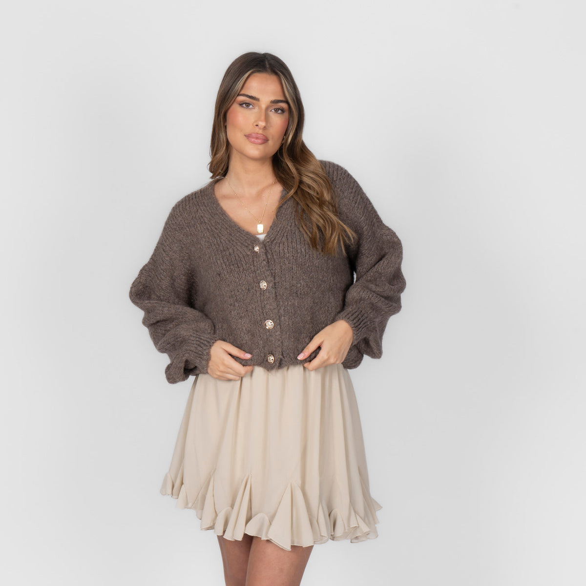 Verónica | Cárdigan corto oversize con escote en V y botones