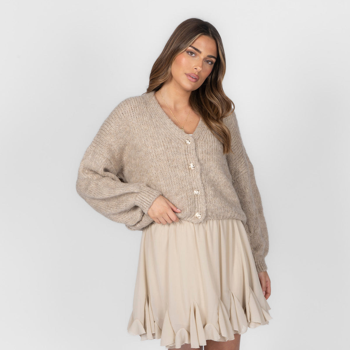 Verónica | Cárdigan corto oversize con escote en V y botones