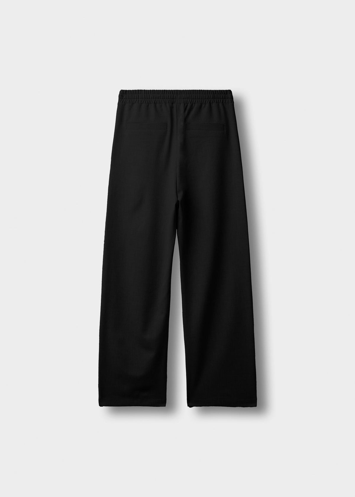 Pantalón Relajado Alforzas Ismael en negro, vista trasera
