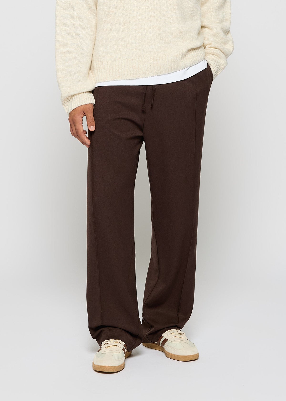 Pantalón Relajado Alforzas Ismael en marrón chocolate, foto 4