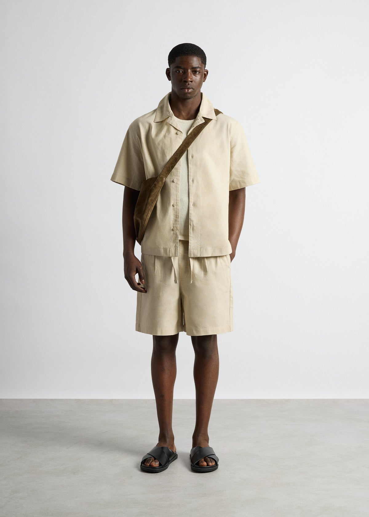 Pantalón Corto de Lino Ramón en beige, foto 5