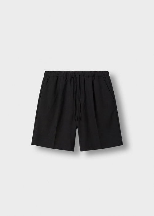 Pantalón Corto Pinzas Alberto en negro, vista delantera