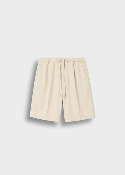 Pantalón Corto Pinzas Alberto en beige, vista delantera