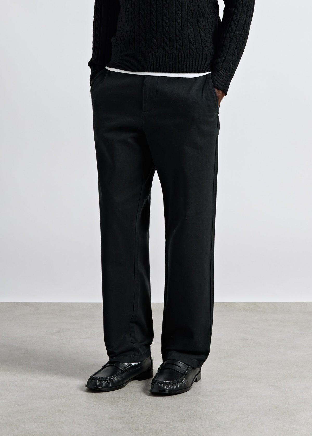 Pantalón Chino Regular Tomás en negro, foto 3