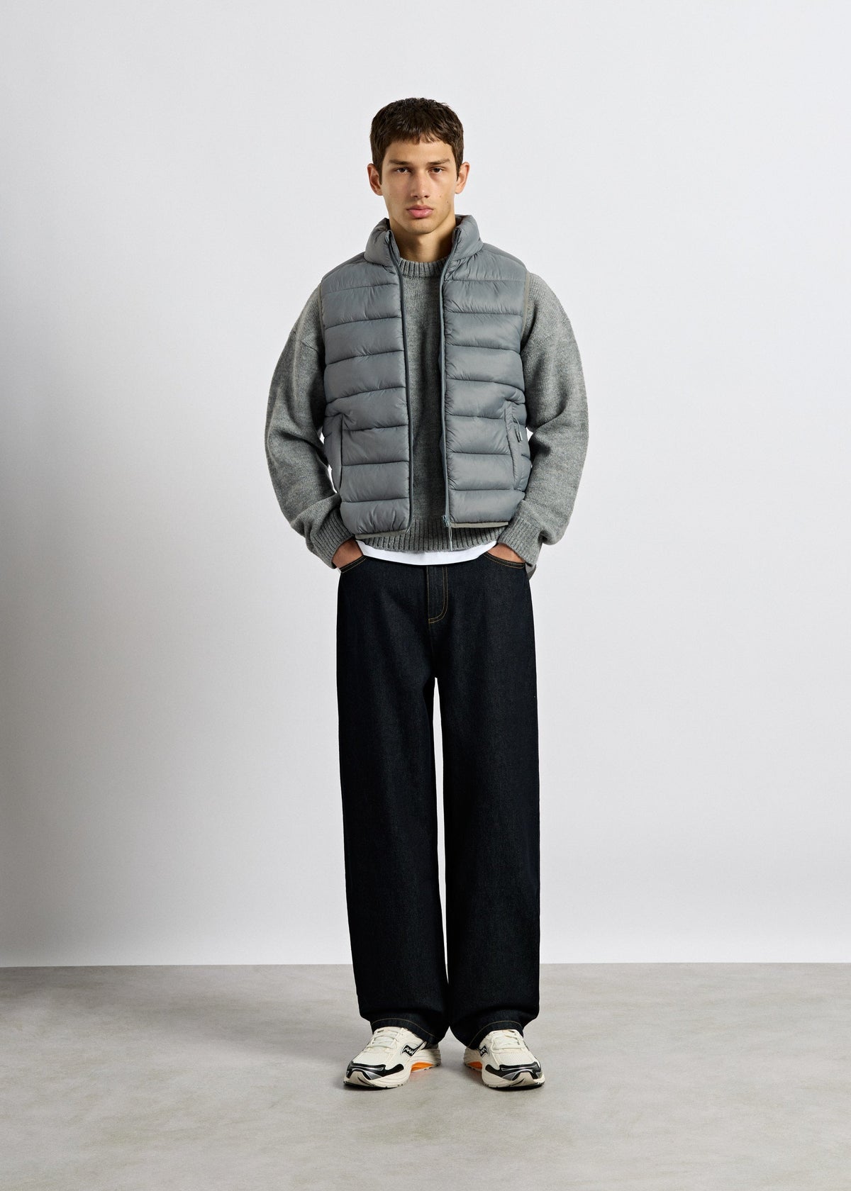 Chaleco Acolchado Ligero Bruno en gris, foto 4
