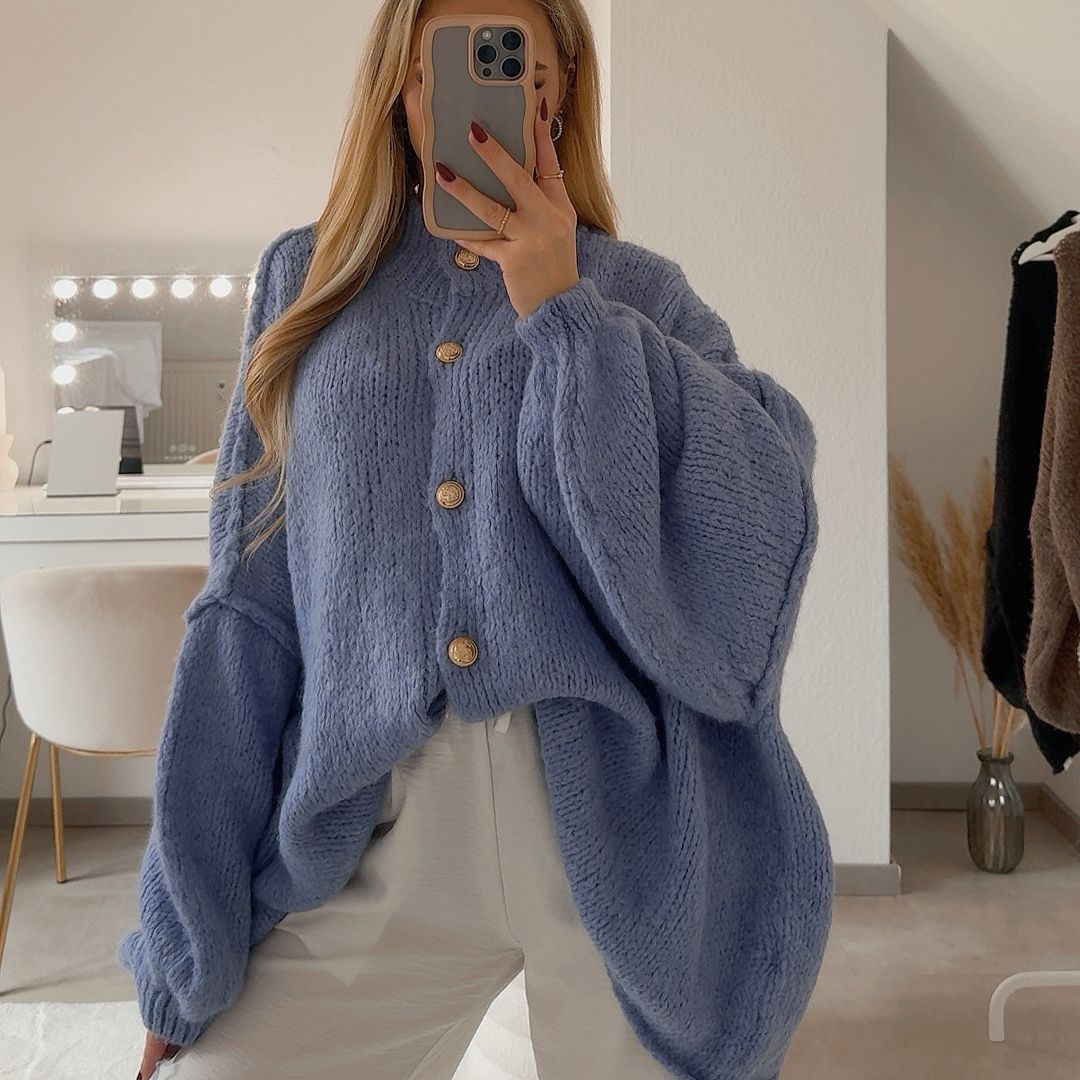 Erika | Cárdigan oversize con botones dorados