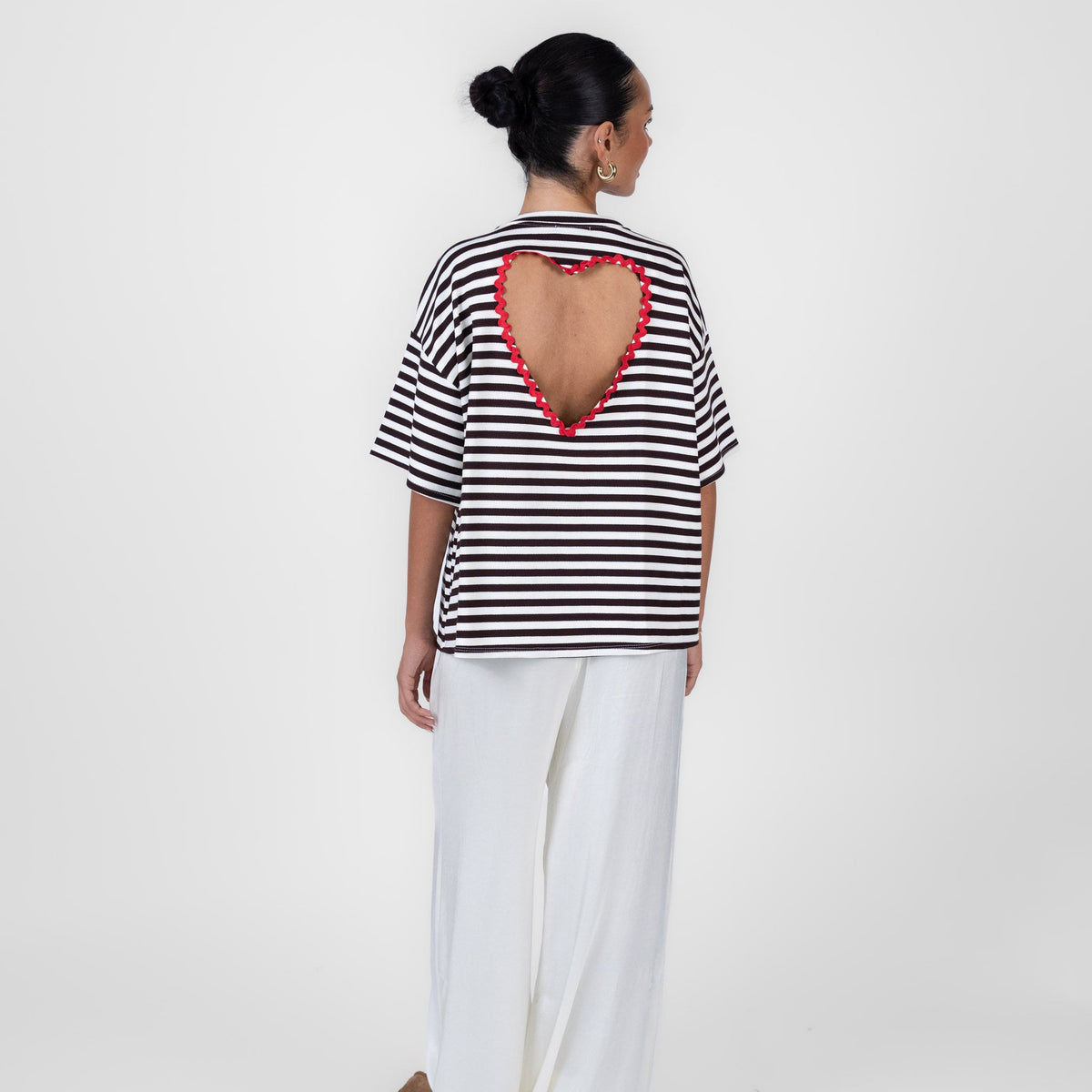 Paula | Camiseta oversize con corazón abierto