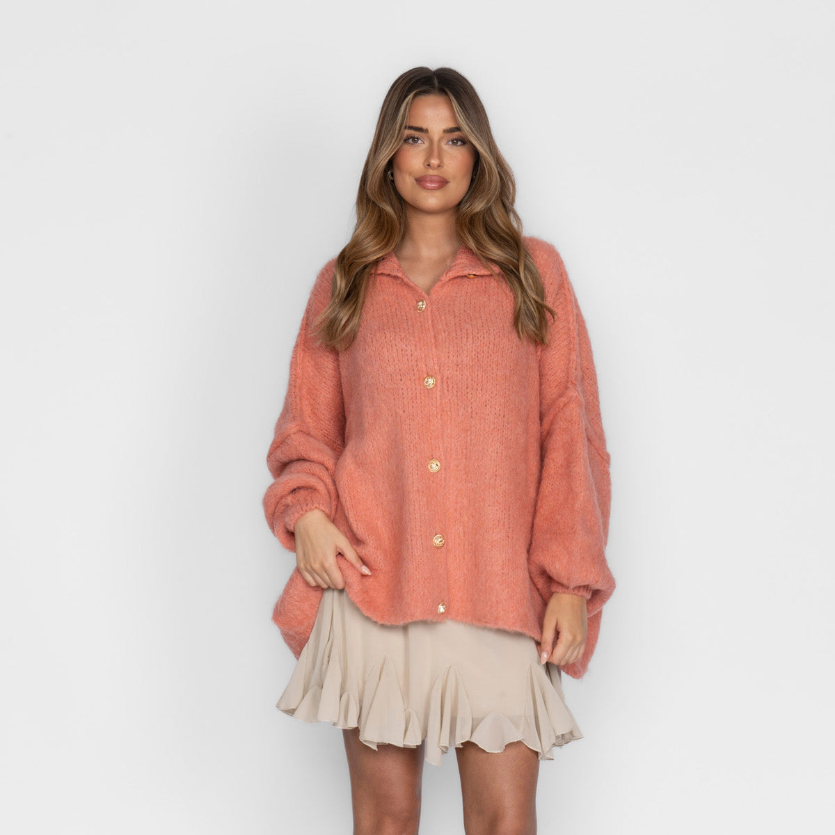 Amparo | Cárdigan oversize con botones dorados