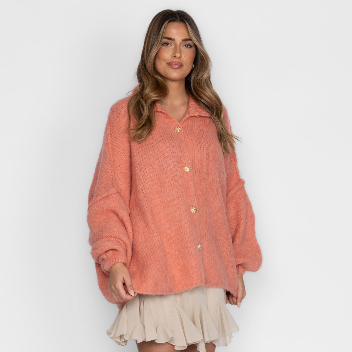 Amparo | Cárdigan oversize con botones dorados