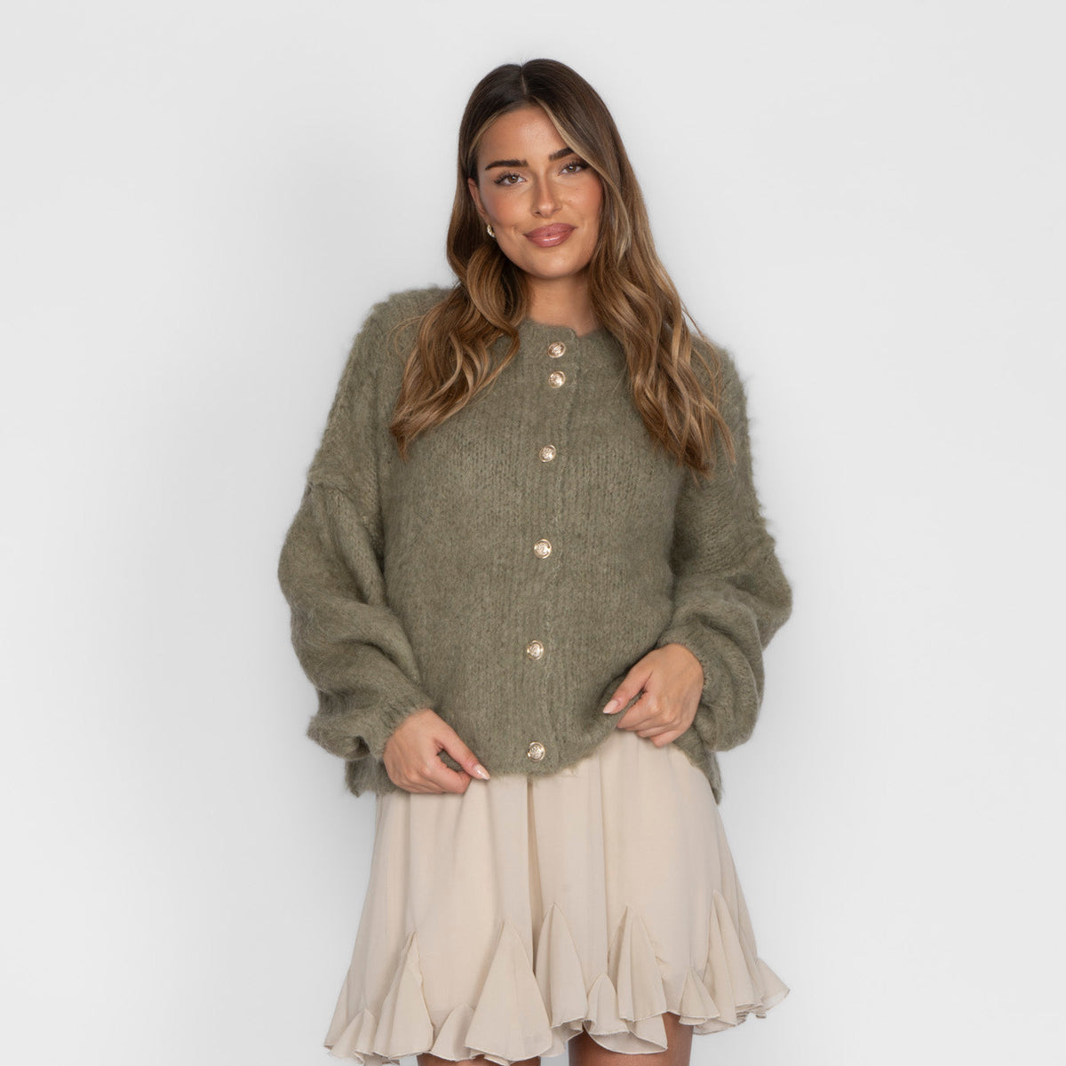 Ariadna | Cárdigan corto oversize con botones dorados