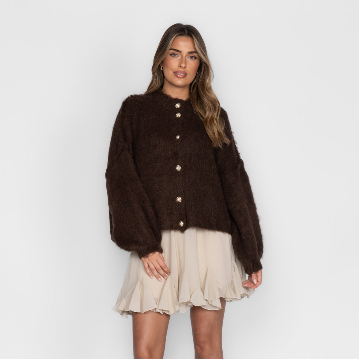 Ariadna | Cárdigan corto oversize con botones dorados