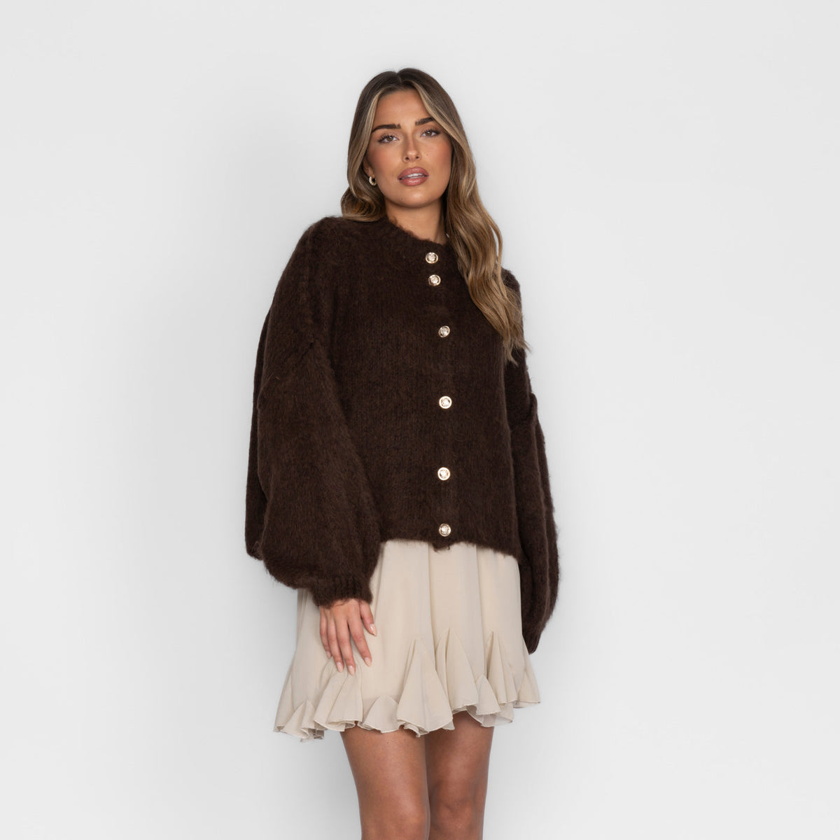 Ariadna | Cárdigan corto oversize con botones dorados