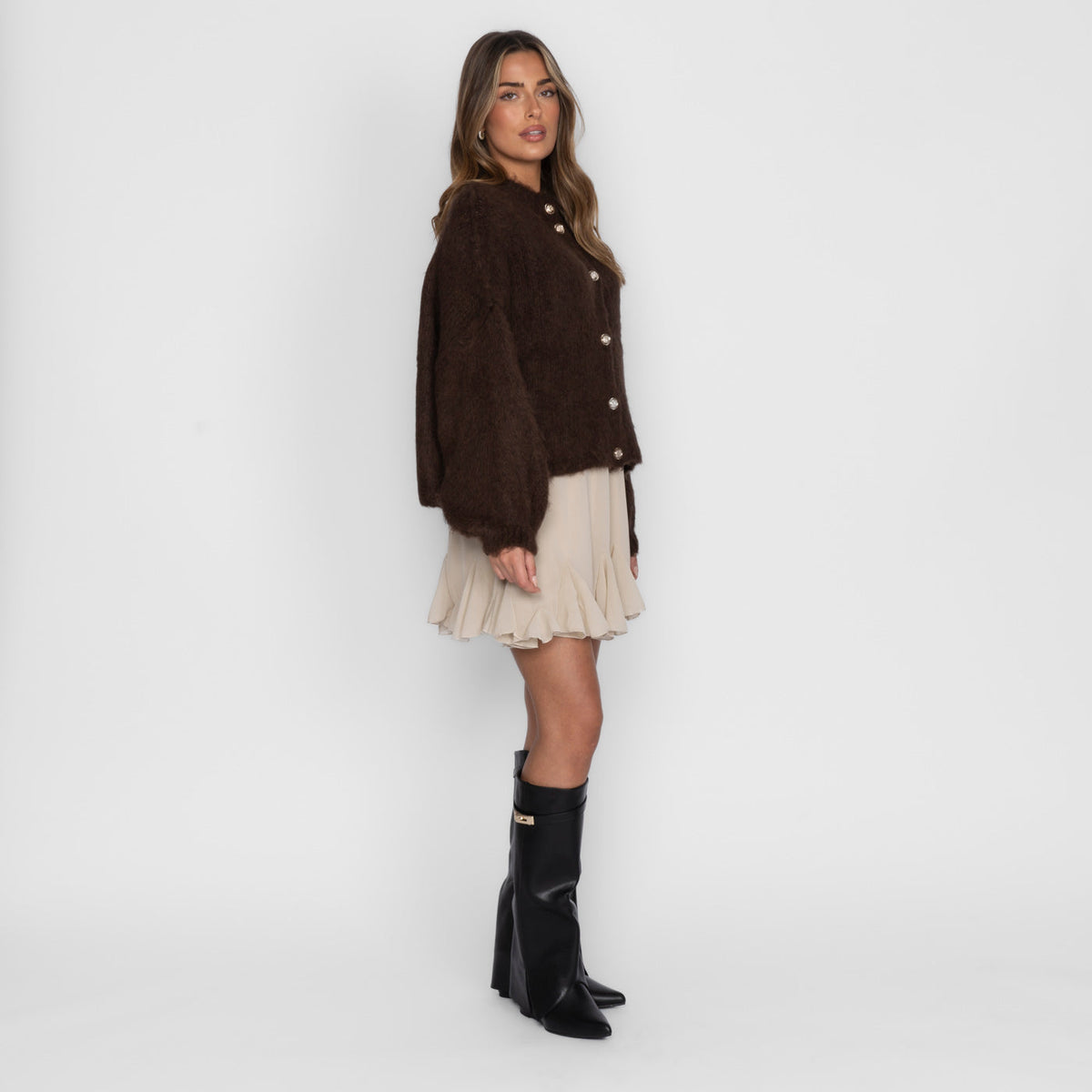 Ariadna | Cárdigan corto oversize con botones dorados