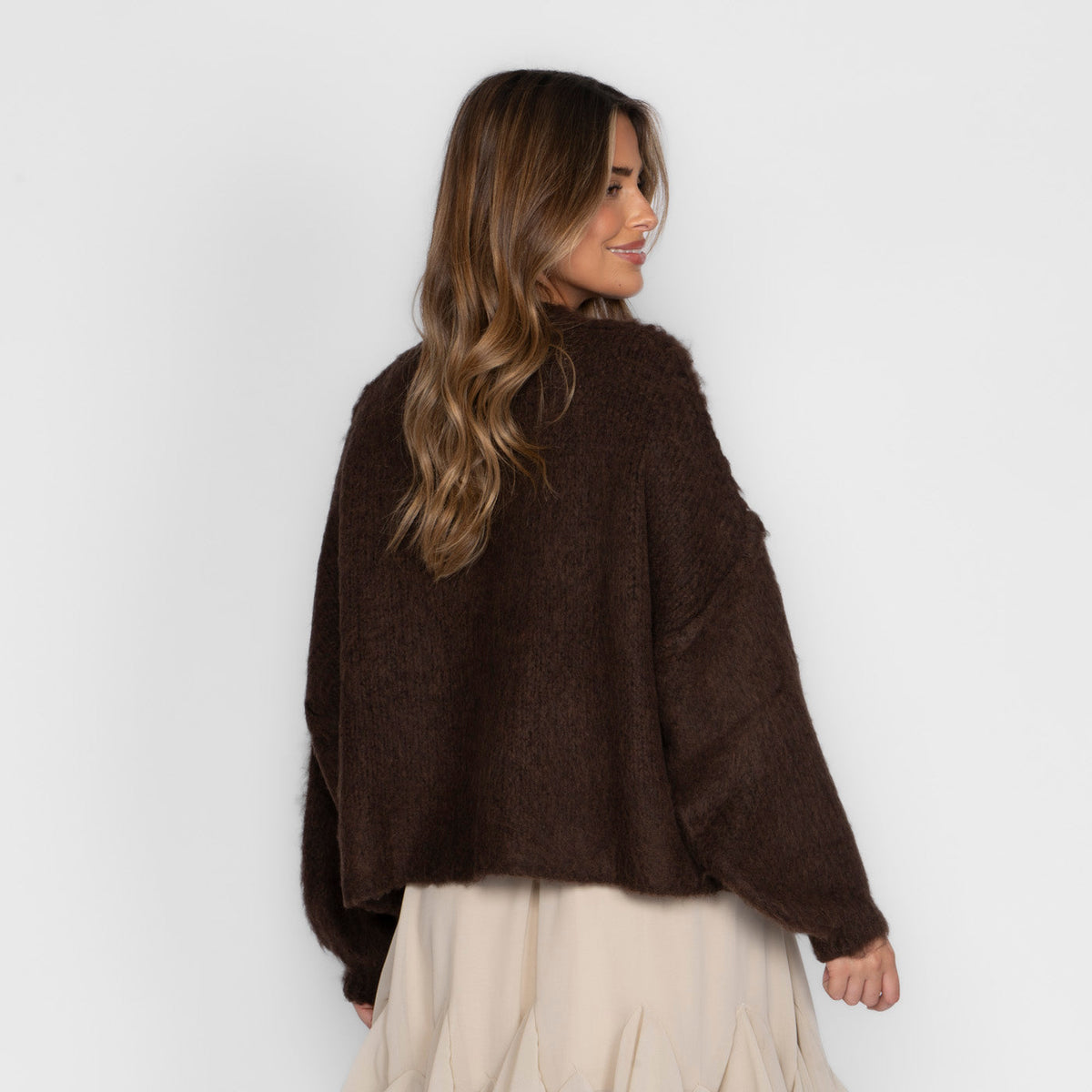 Ariadna | Cárdigan corto oversize con botones dorados