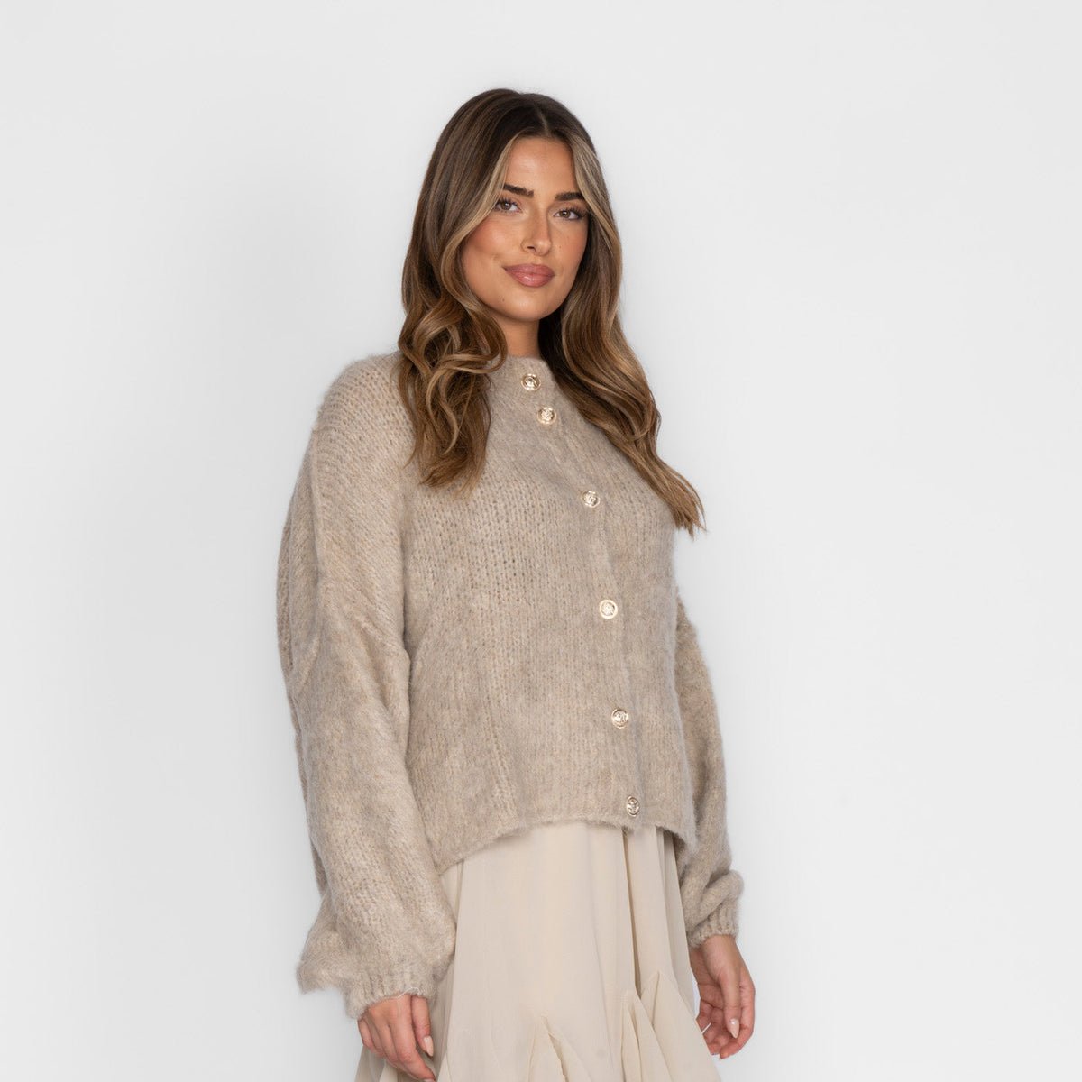 Ariadna | Cárdigan corto oversize con botones dorados