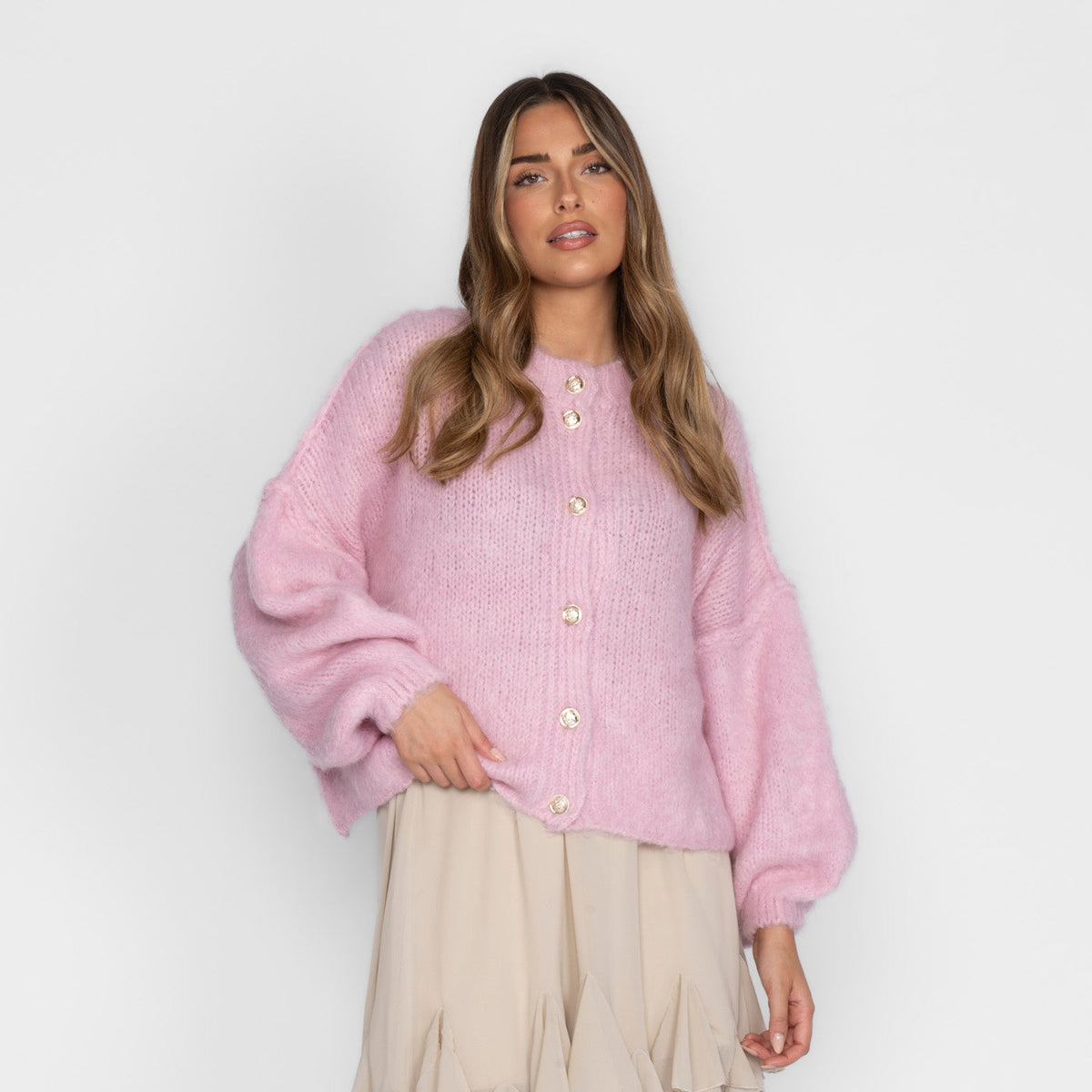 Ariadna | Cárdigan corto oversize con botones dorados