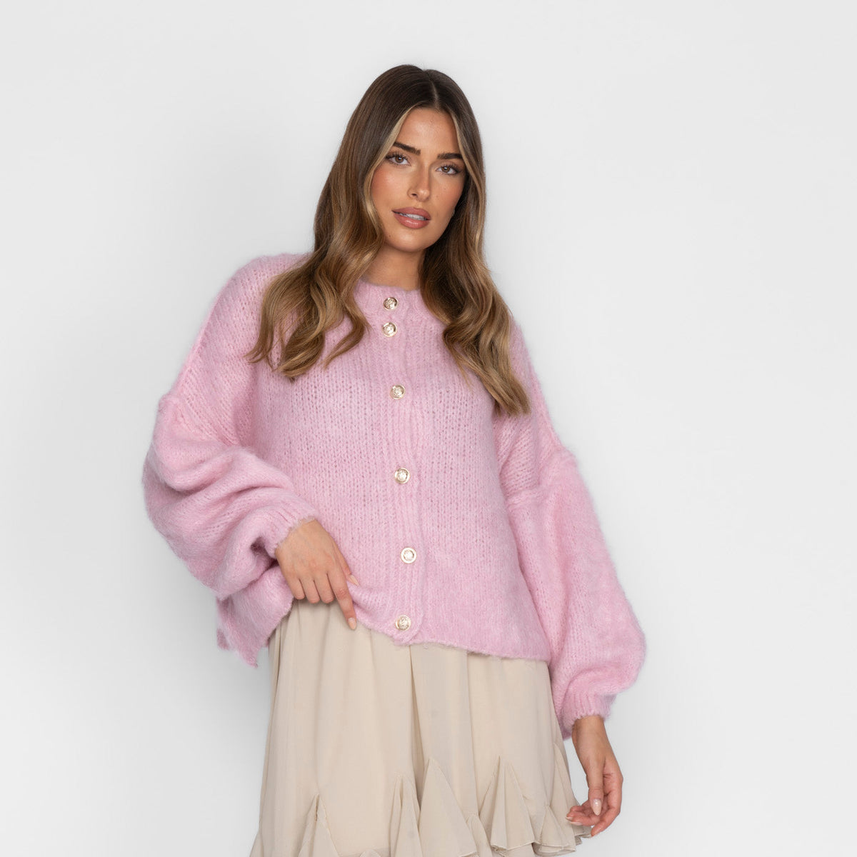 Ariadna | Cárdigan corto oversize con botones dorados