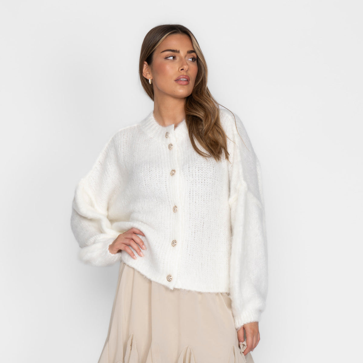 Ariadna | Cárdigan corto oversize con botones dorados