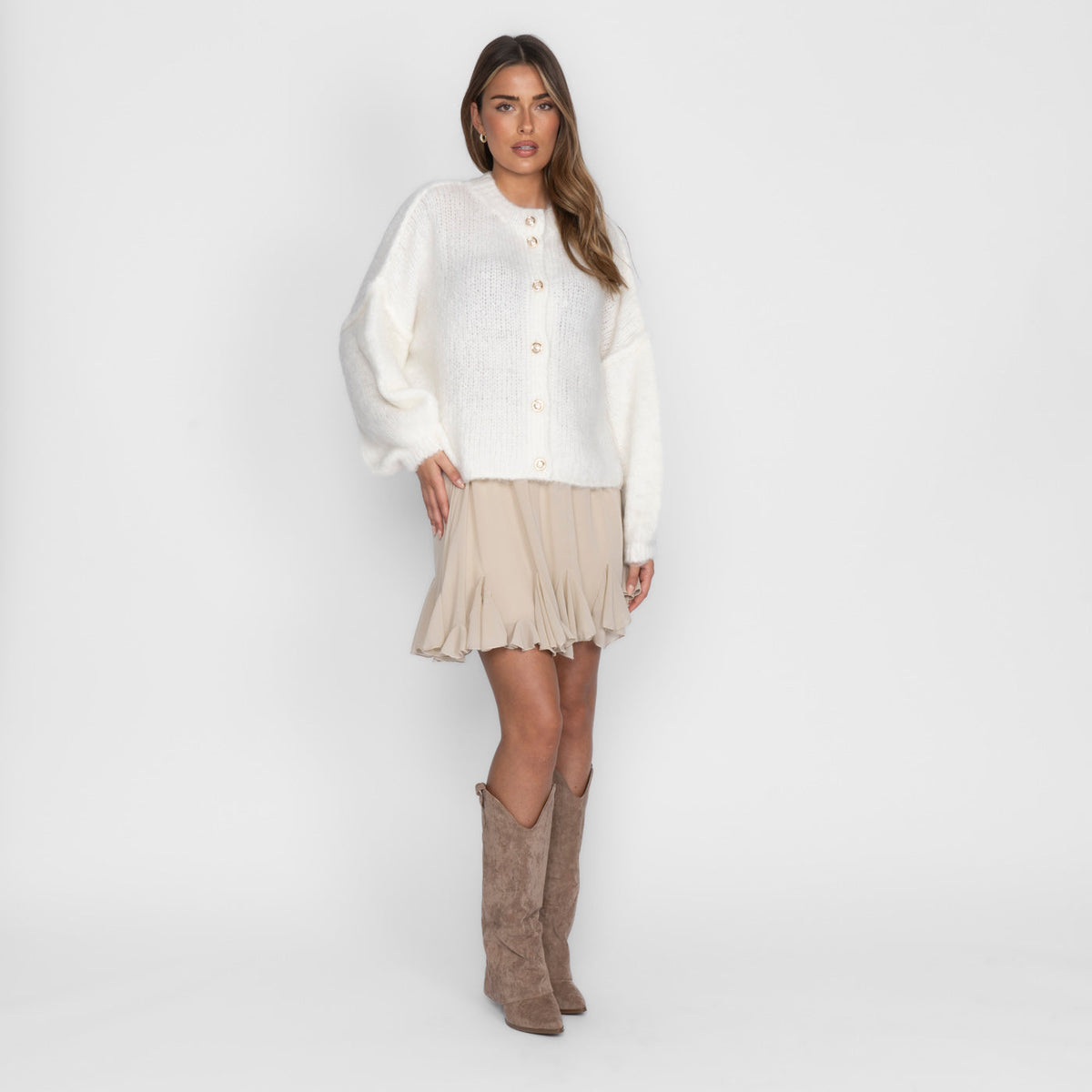 Ariadna | Cárdigan corto oversize con botones dorados