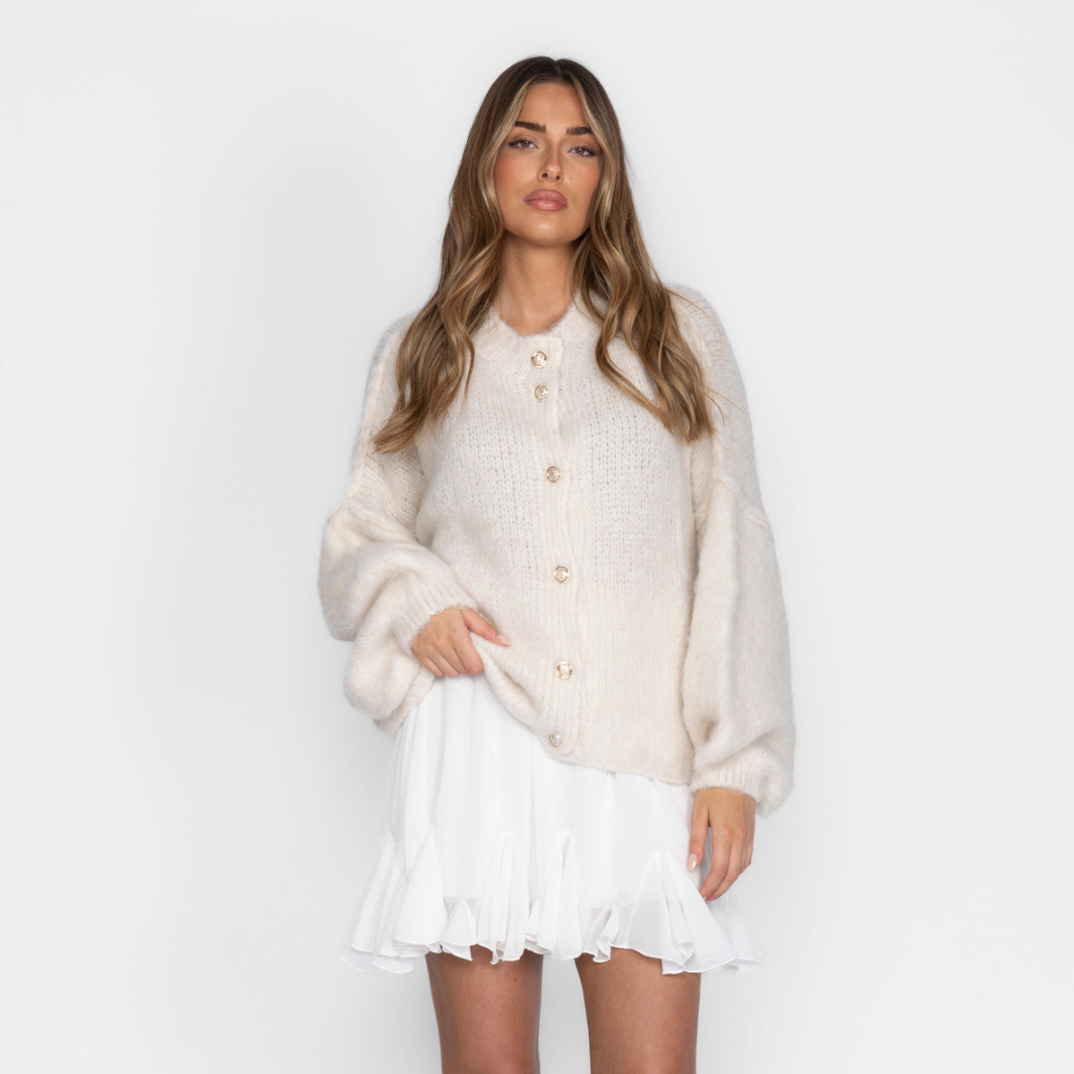 Ariadna | Cárdigan corto oversize con botones dorados
