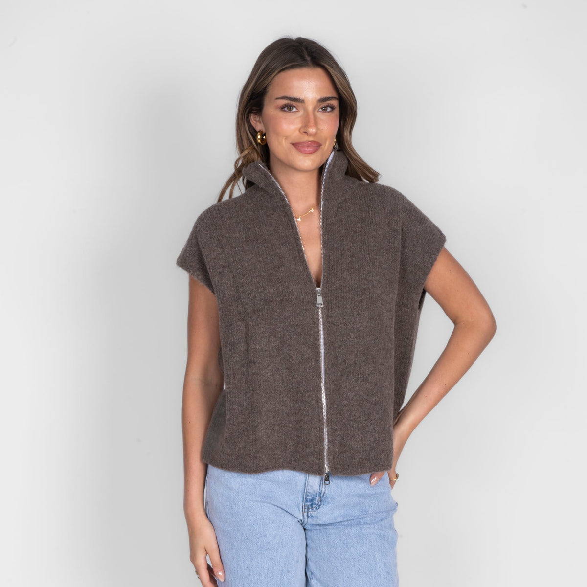 Diana | Chaleco de punto con cremallera y cuello alto