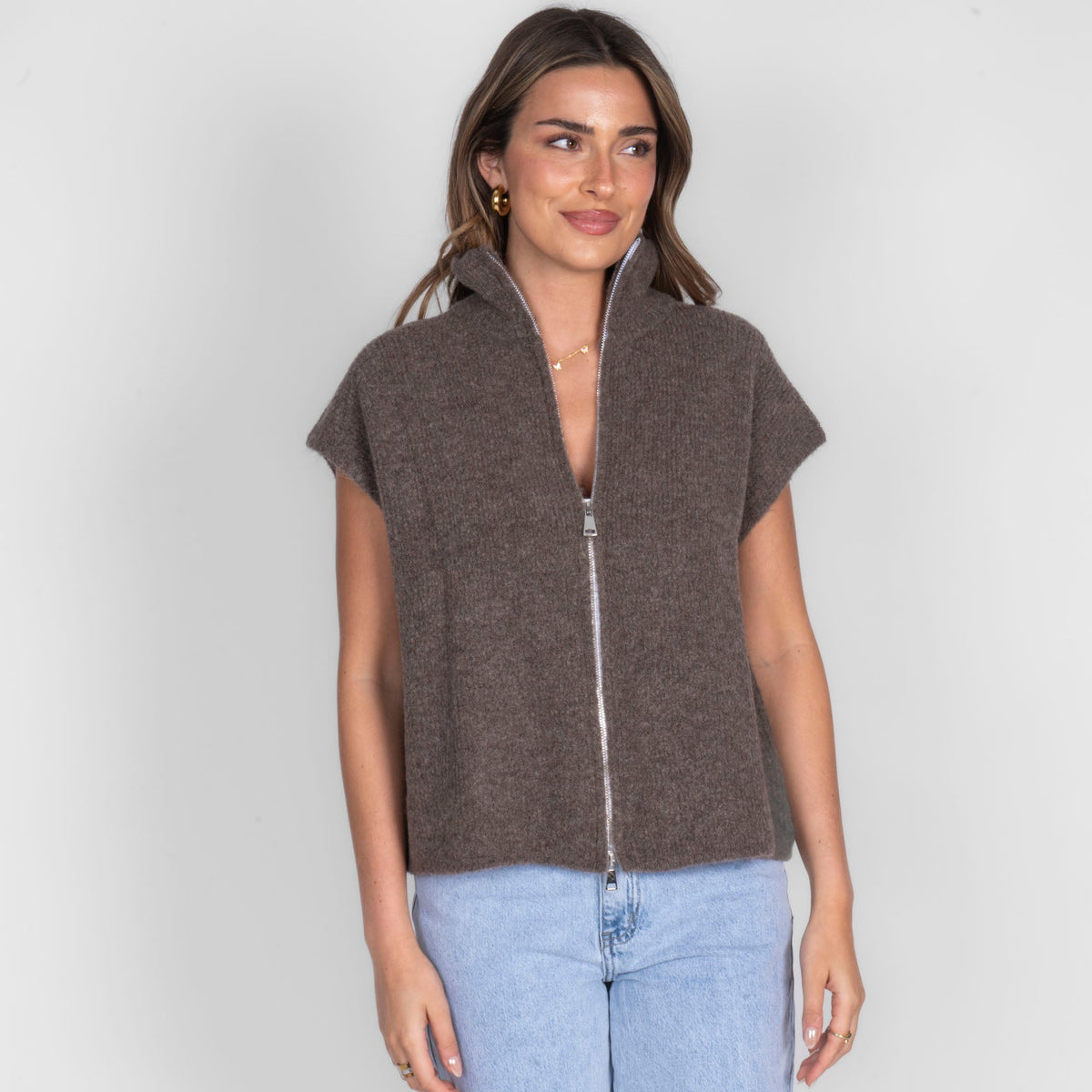 Diana | Chaleco de punto con cremallera y cuello alto