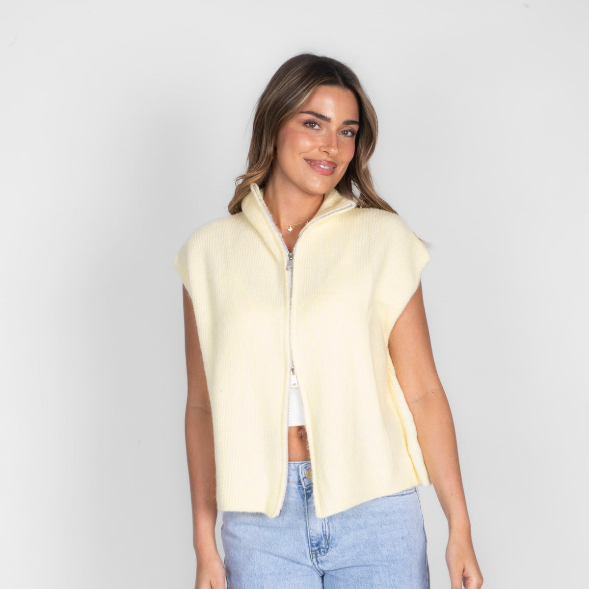 Diana | Chaleco de punto con cremallera y cuello alto