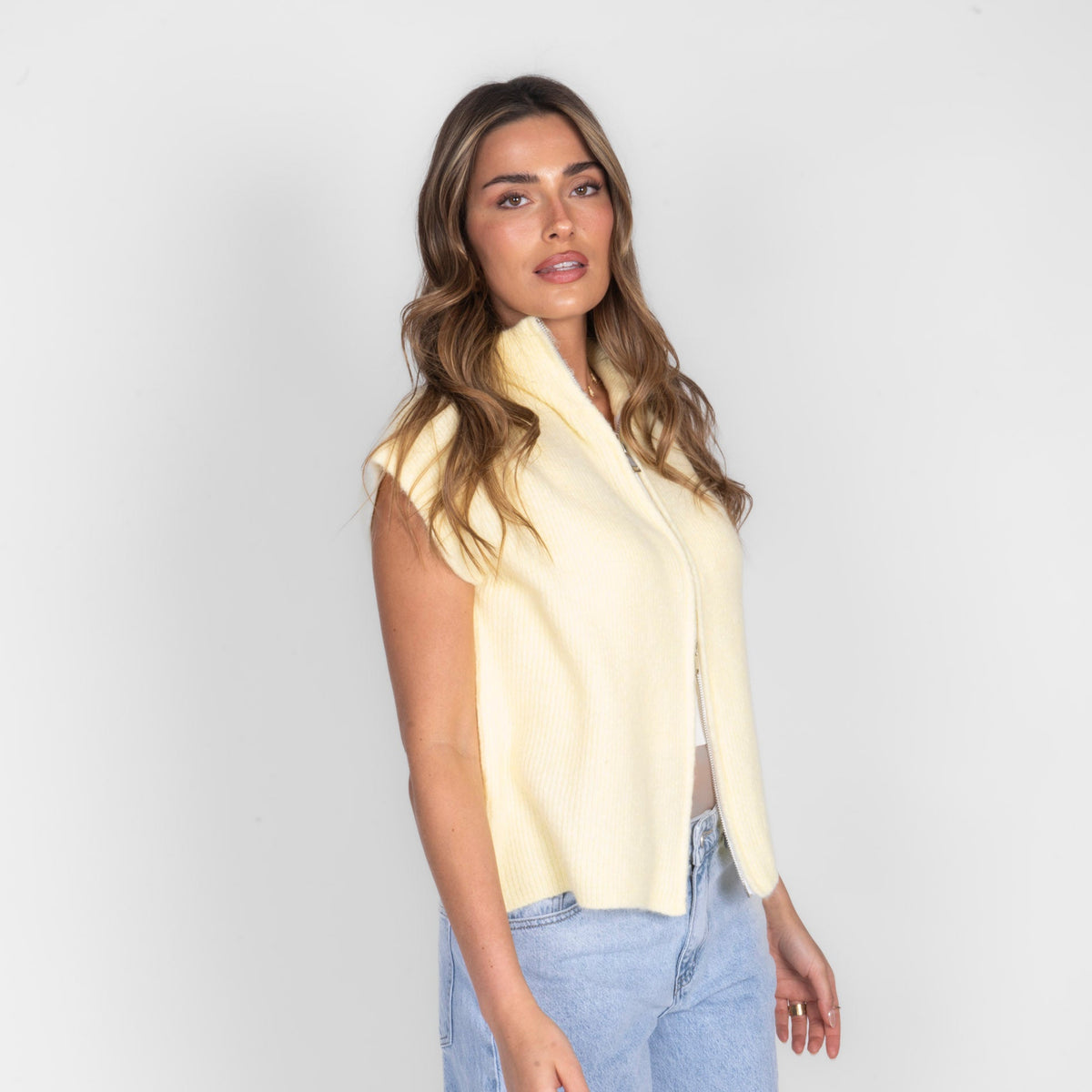 Diana | Chaleco de punto con cremallera y cuello alto