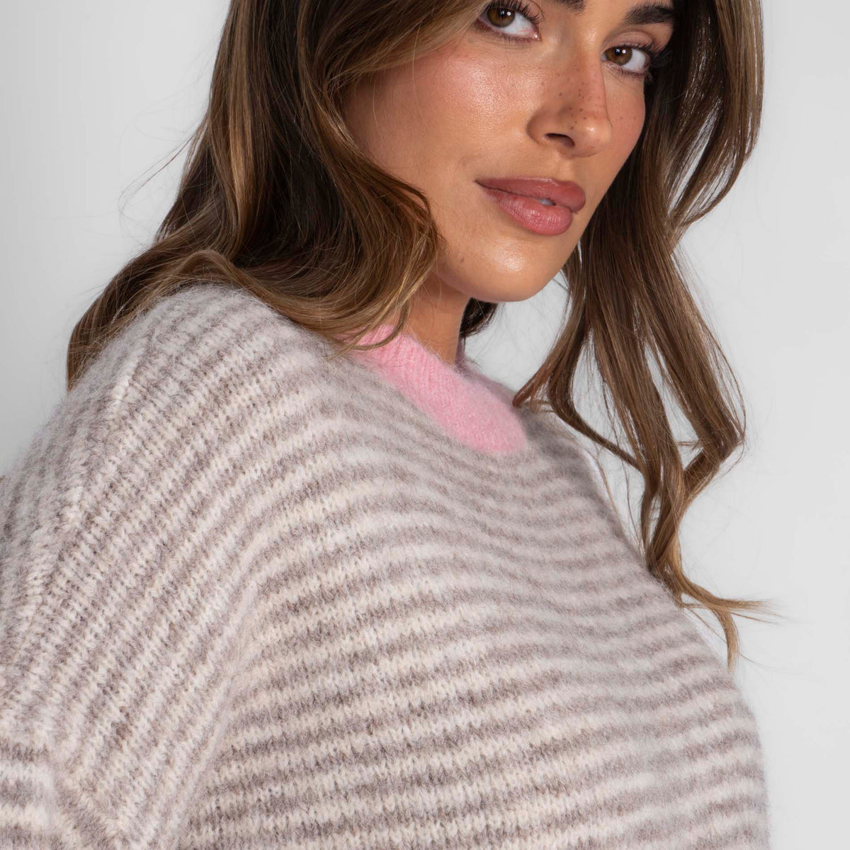 Elsa | Jersey de rayas finas con contrastes rosa