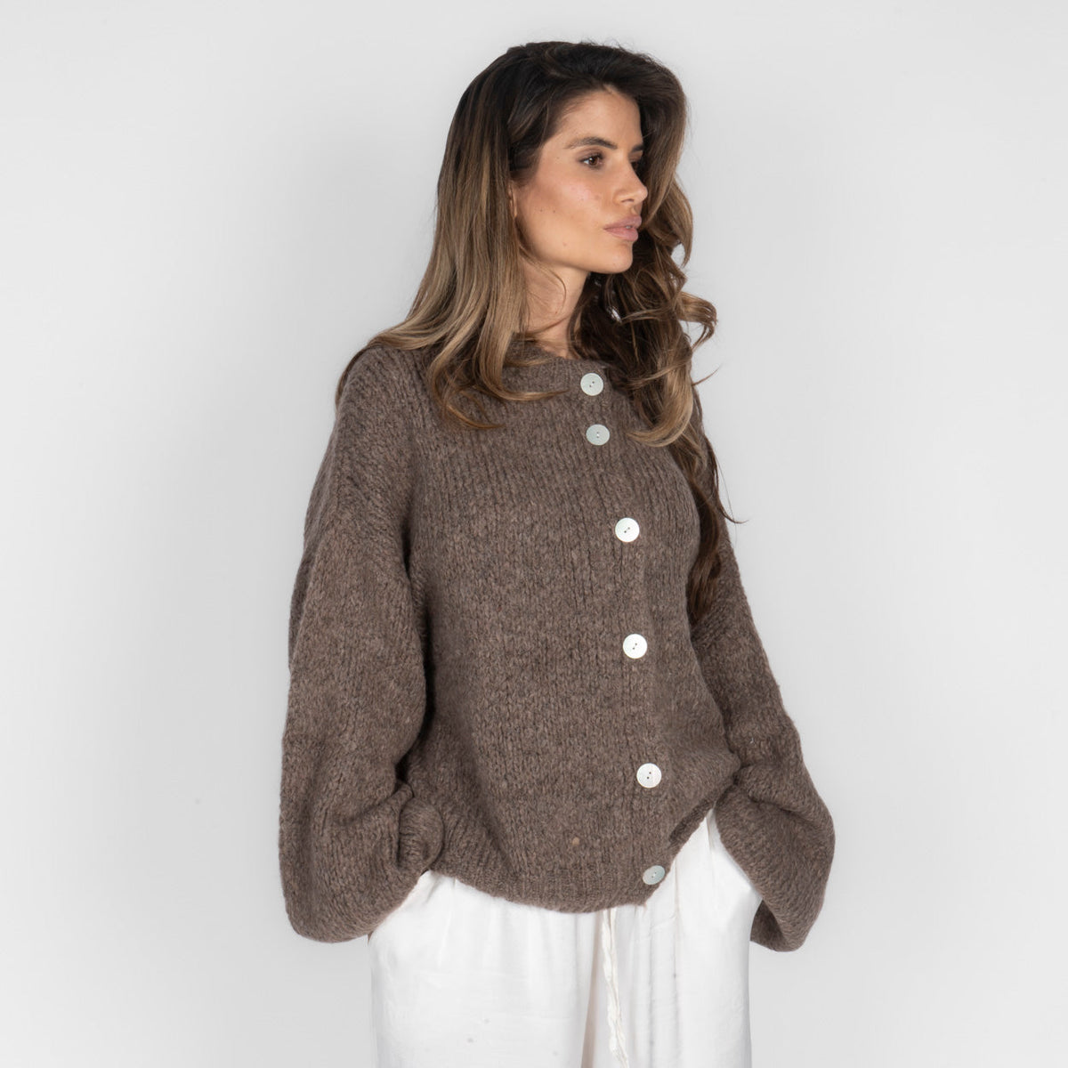 Nadia | Cárdigan oversize con mangas anchas y botones