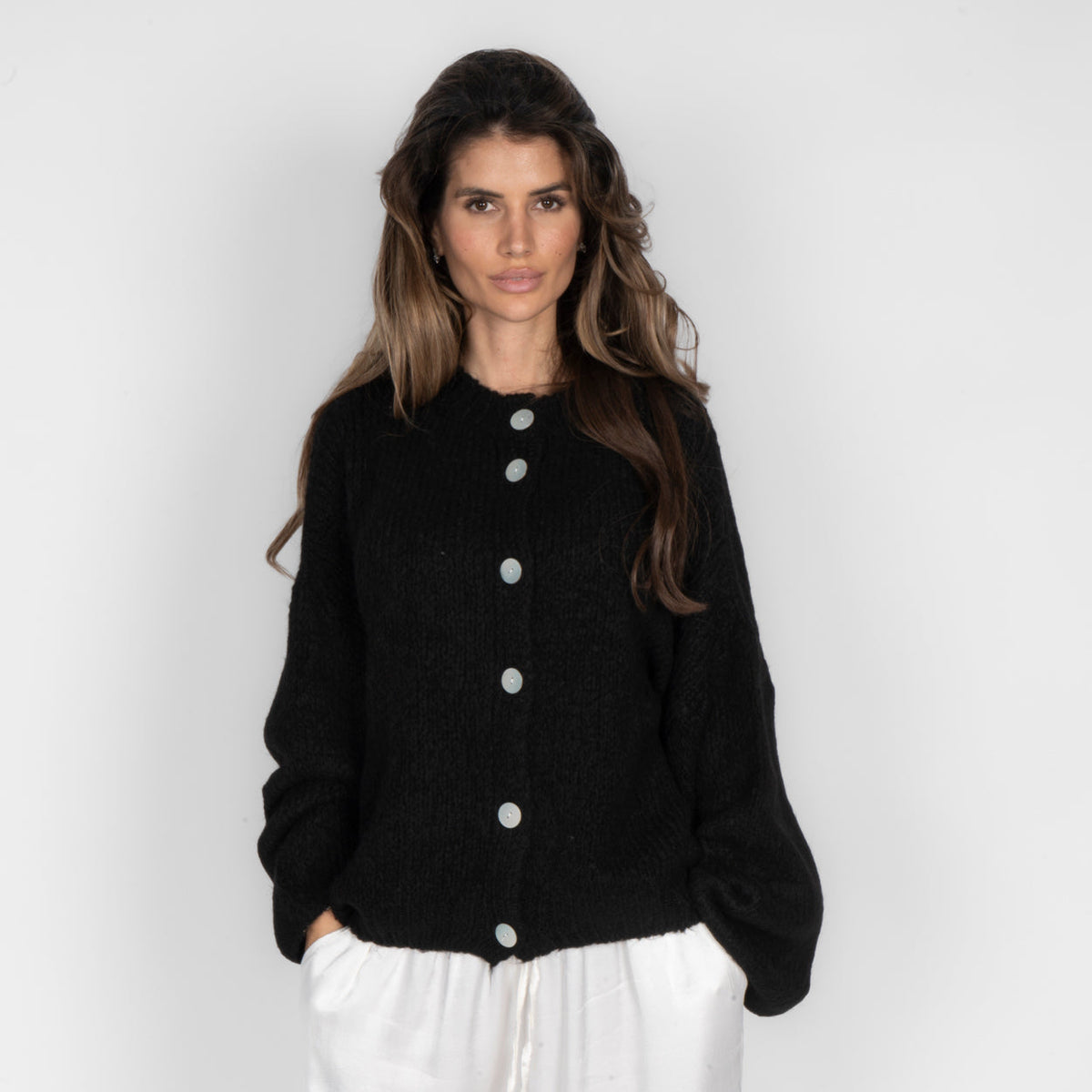 Nadia | Cárdigan oversize con mangas anchas y botones