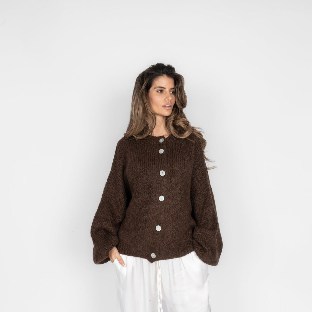 Nadia | Cárdigan oversize con mangas anchas y botones