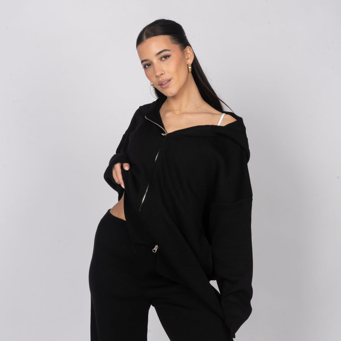Cristina | Conjunto de punto con capucha y cremallera