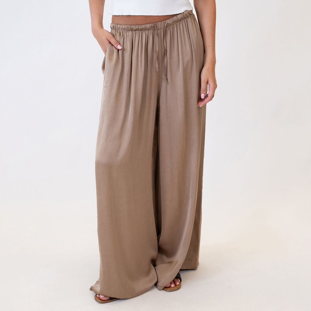 Leire | Pantalón satinado de pierna extra ancha