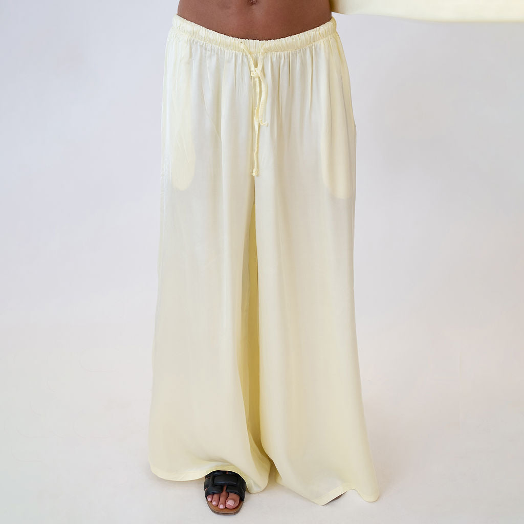 Leire | Pantalón satinado de pierna extra ancha