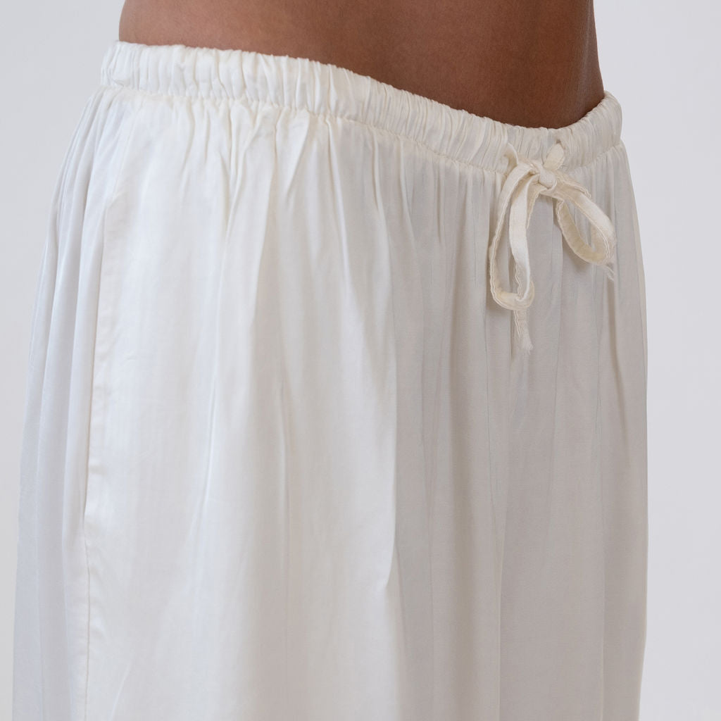 Leire | Pantalón satinado de pierna extra ancha