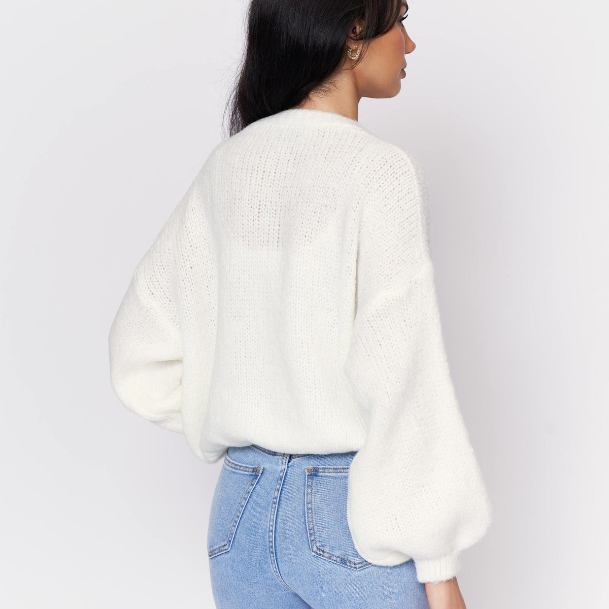 Verónica | Cárdigan corto oversize con escote en V y botones