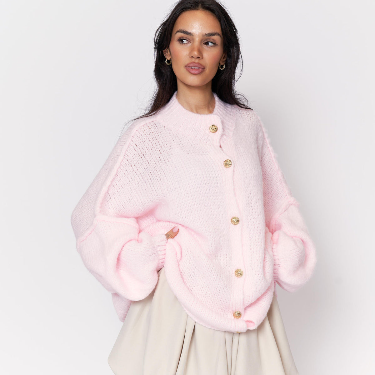 Erika | Cárdigan oversize con botones dorados