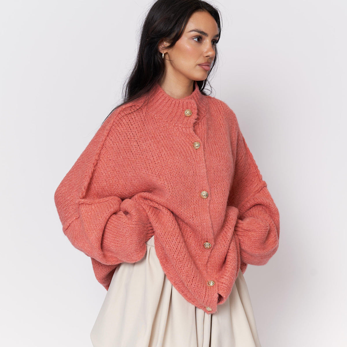 Erika | Cárdigan oversize con botones dorados